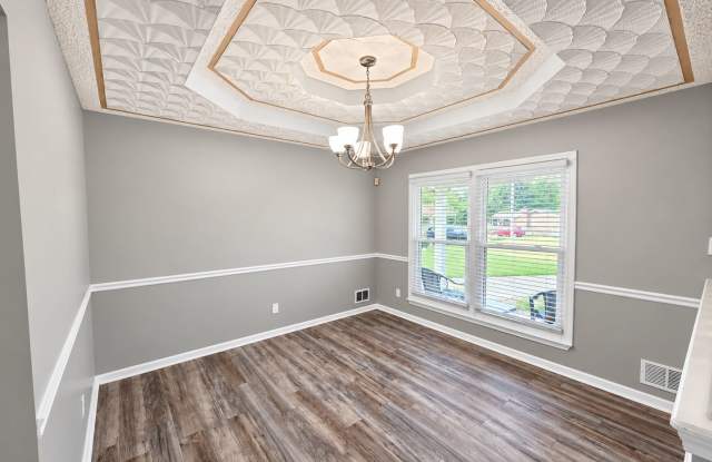 4 Bedroom, 2.5 Bathroom Shivley Cul-De-Sac! Gallery 3