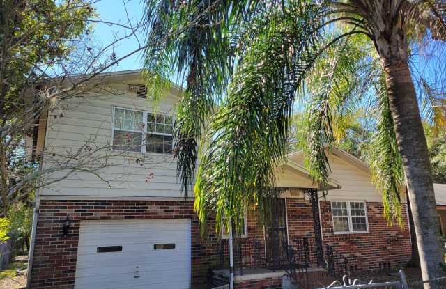 Spacious 4 Bedroom 2 Bath Home with Hardwood Floors! - 5120 Lexington Avenue, Jacksonville, FL 32210