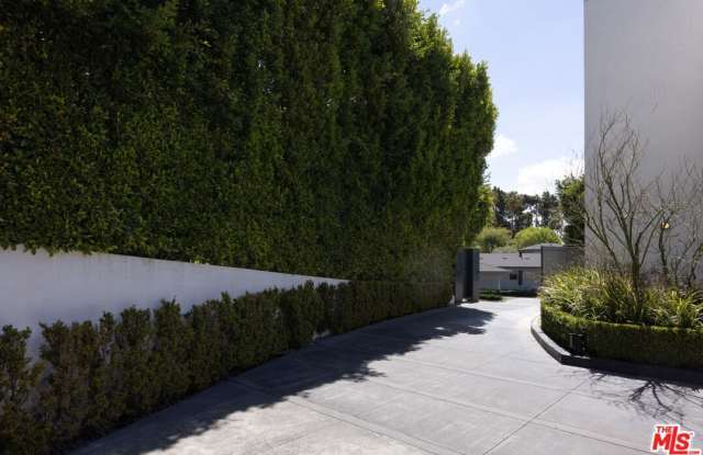 1401 Londonderry Pl Gallery 4