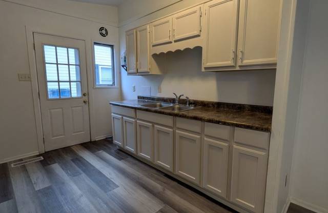 3 bedroom available for an immediate move! photos photos