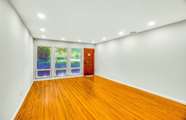 3451-3453 Verla Street Gallery 1