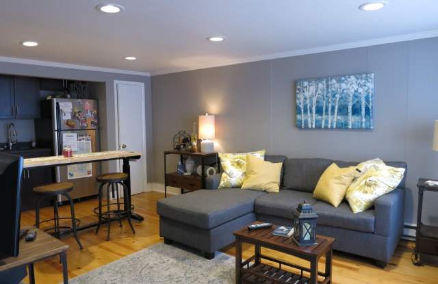 90 W COURT Gallery 2