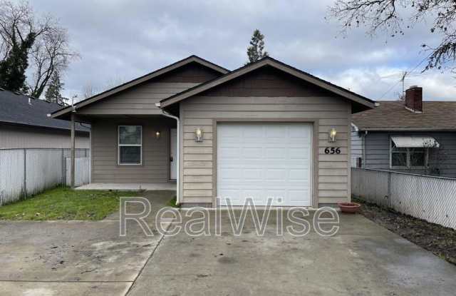 656 E Park St photos photos