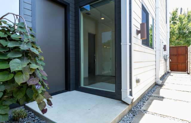 4543 Rusk Avenue Gallery 3