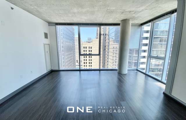 200 N Wells St Gallery 3