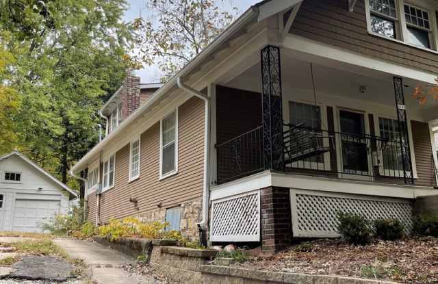 Charming 3 bed / 1 bath house for rent-4545 Fairmount Ave Kansas City, MO 64111 -   $1399 Rent Gallery 3