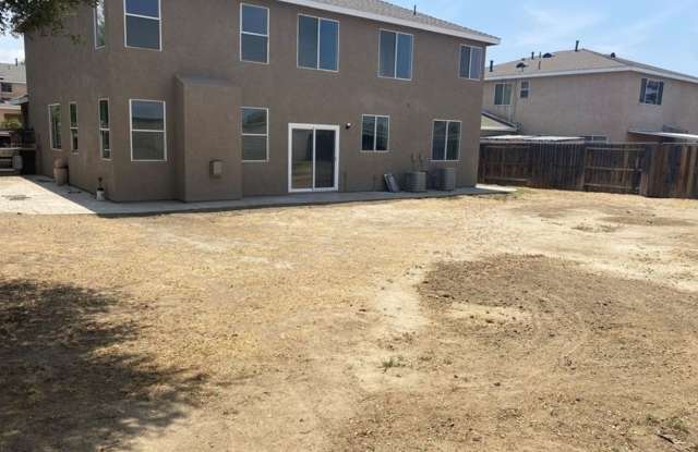 5 Bedroom Single Family Home in Hemet Gallery 2