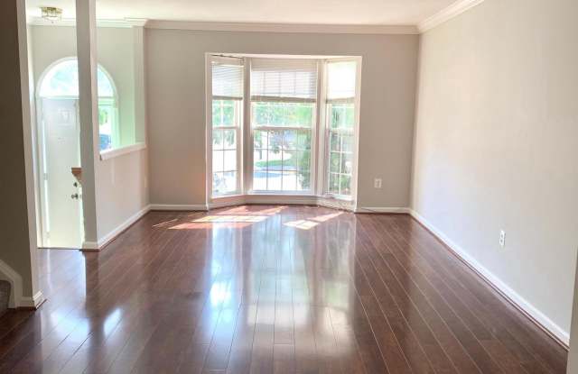 156 HIDDEN HILL Circle Gallery 4