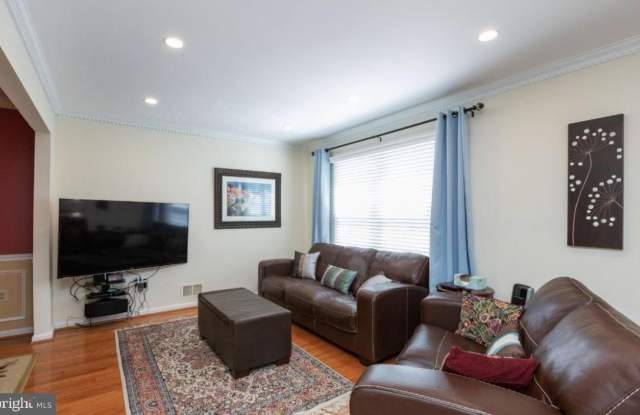 2002 GALLOWS TREE COURT - 2002 Gallows Tree Court, Tysons Corner, VA 22182