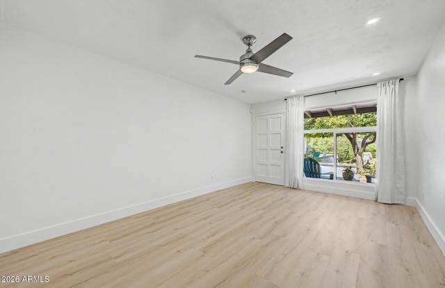 2727 E MONTECITO Avenue Gallery 3