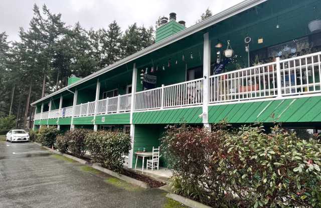 ***PENDING APPLICATION***Fantastic, Modern 2 Bedroom Apartment with Small Garage!! - 645 Northwest Atalanta Way, Oak Harbor, WA 98277