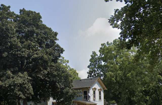 404 S Batavia Ave - 404 South Batavia Avenue, Batavia, IL 60510