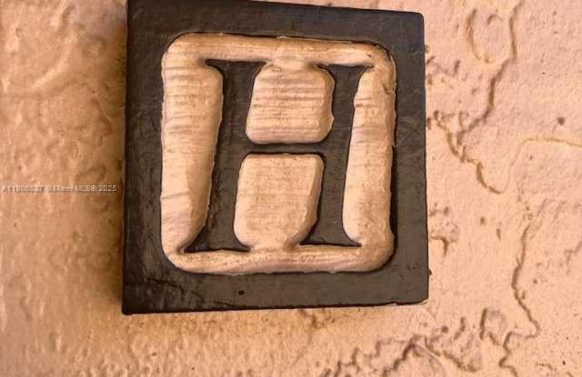 601 Cypress Lake Blvd photos photos