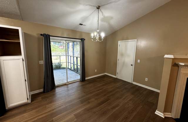304 Northwoods Court Southeast Gallery 4