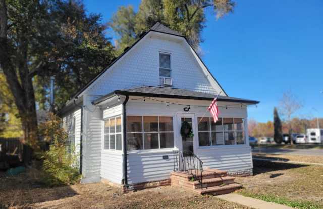 Charming 1910 Craftsman in the Heart of Downtown Longmont - 643 Terry Street, Longmont, CO 80501