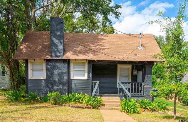 1118 E Houston St photos photos