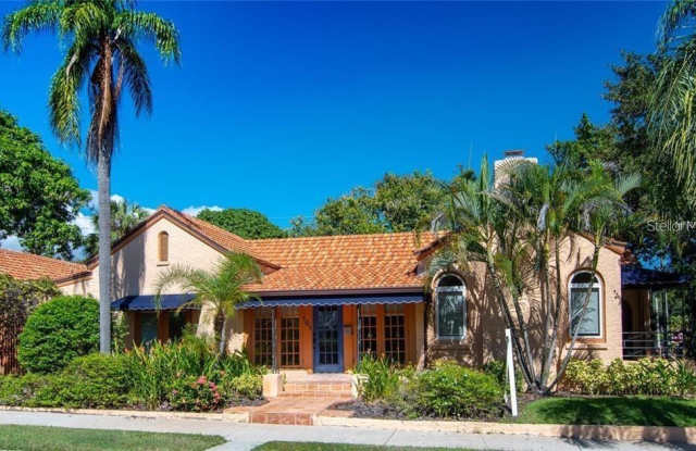 101 21ST AVENUE N - 101 21st Avenue North, St. Petersburg, FL 33704