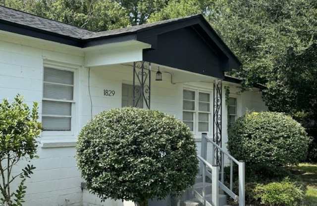 Charming 3-bedroom, 1-bathroom home in Liberty City Gallery 3