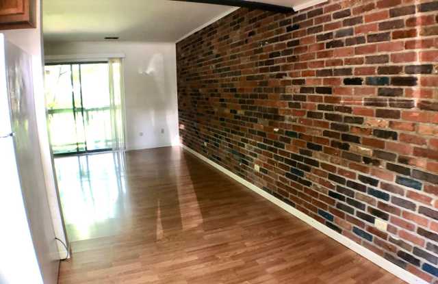 $1,200 - 2 Bed/1 Bath Private area near the Oval photos photos $1,200 - 2 Bed/1 Bath Private area near the Oval photos photos