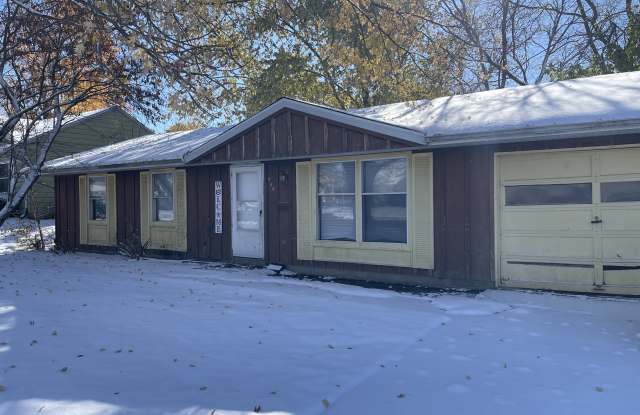 924 Blue Ridge Dr - 924 Blue Ridge Drive, Danville, IL 61832