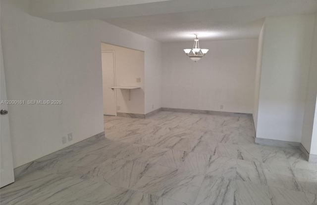 12831 SW 43rd Dr photos photos