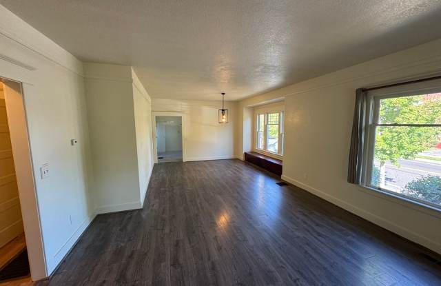 Available Now! 5 bedroom House near OSU Gallery 4