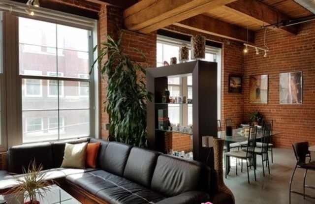 136 Main St - 136 Main Street, Kansas City, MO 64105