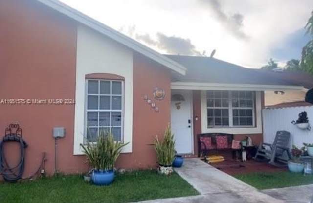9716 SW 146th Pl - 9716 Southwest 146th Place, The Hammocks, FL 33186