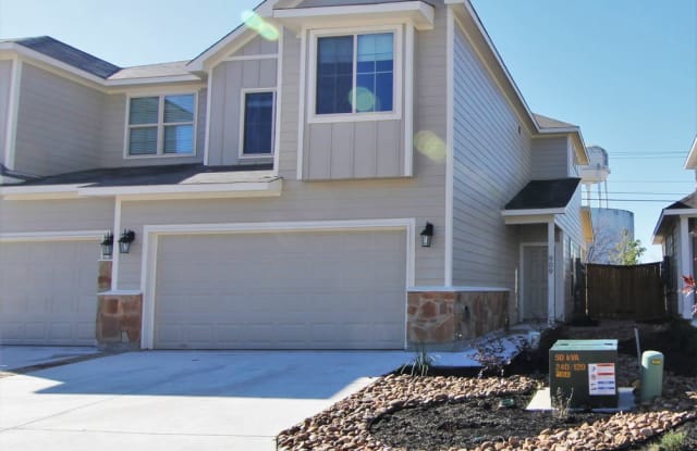 909 Crystal Brook Cove - 909 Crystal Brook Cv, New Braunfels, TX 78130