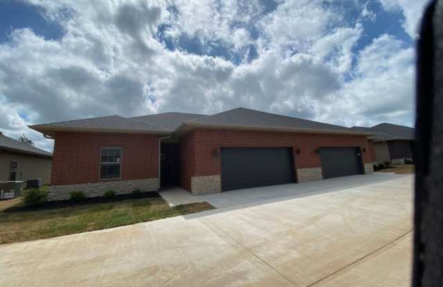 NEW LUXURY 3 BED 2 BATH 2 CAR GARAGE DUPLEX photos photos