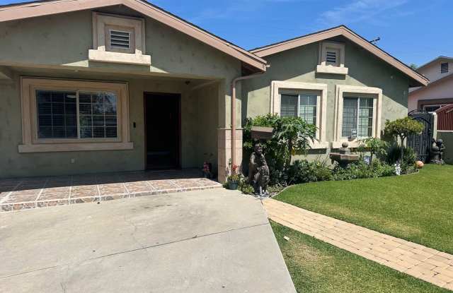 Wonderful 4-bed/3-bath gated home in Azusa. photos photos
