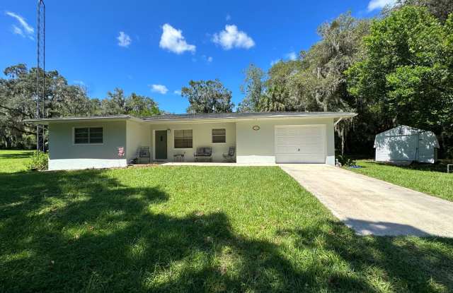 Adorable 2/1/1 nestled on an acre photos photos
