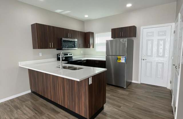 4305 Walnut Ave photos photos