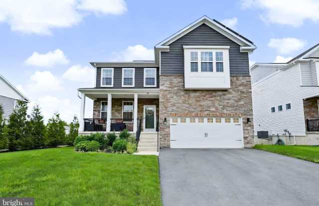32 WESTMONT Drive Gallery 2
