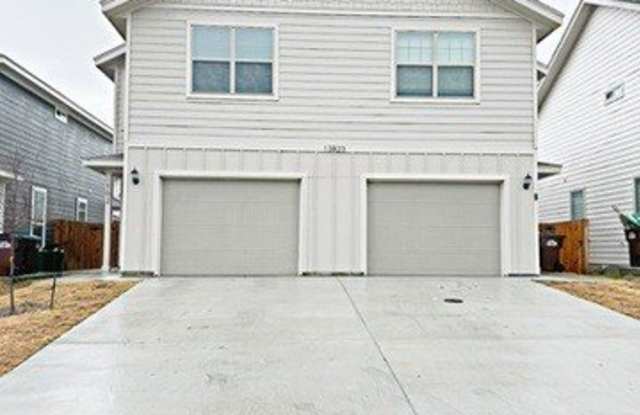 13823 Enzo Gate photos photos