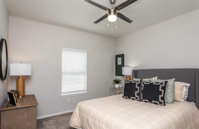 11833 E Loop 1604 N Gallery 4