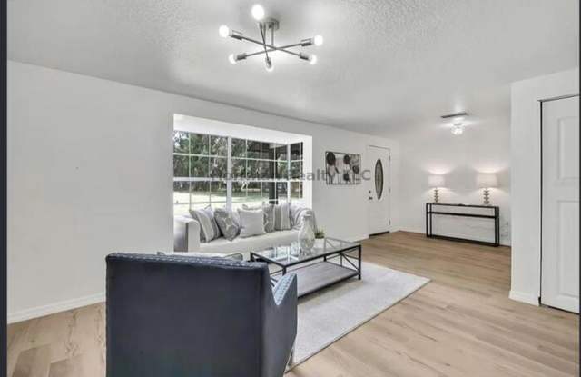 19003 Cedar Lodge Lane Gallery 4