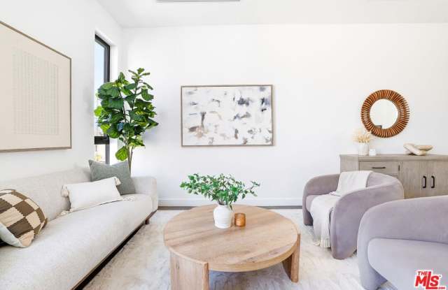 1819 1/2 Veteran Ave Gallery 3