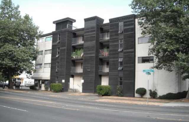 4050 SW Admiral Way - 4050 Southwest Admiral Way, Seattle, WA 98116