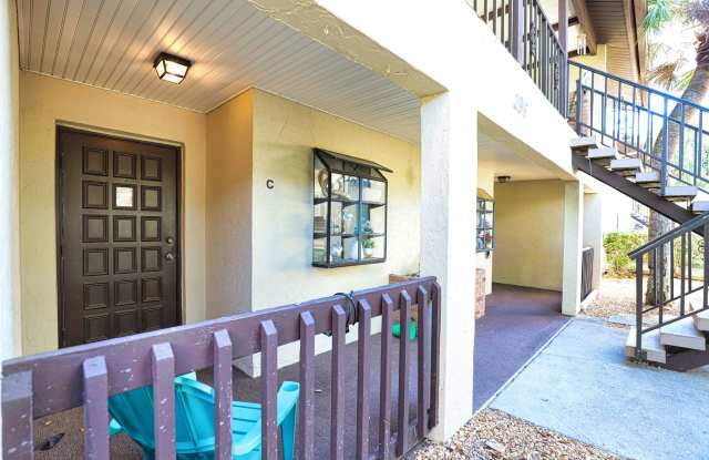 Seasonal Short-term 2-Bedroom 2-Bathroonm Condo located at Mission Lakes! Gallery 4