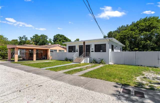 1040 NW 35th St photos photos