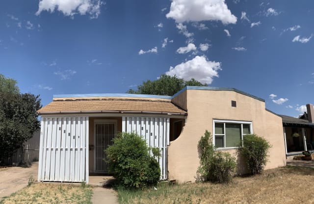 1015 Gidding Apt B - 1015 Gidding Street, Clovis, NM 88101