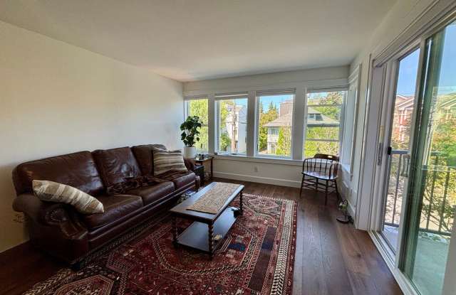 Beautifully Remodeled Ballard Condo | Available 9/18 Gallery 4