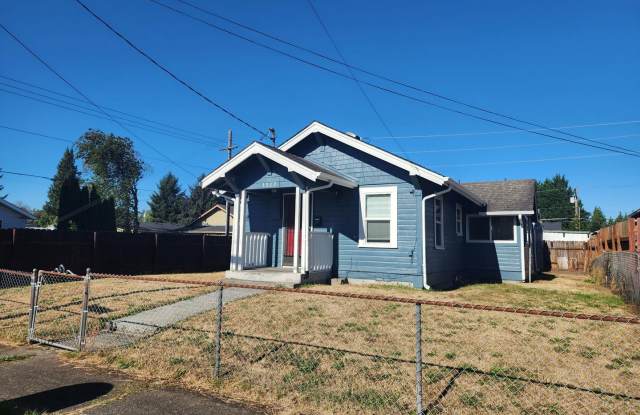 Adorable Two Bedroom House with a Huge Garage! photos photos