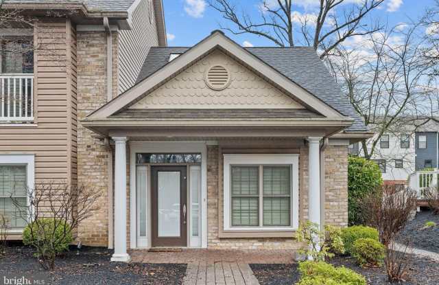 165 HIGH POINTE DRIVE - 165 High Pointe Drive, Hershey, PA 17036