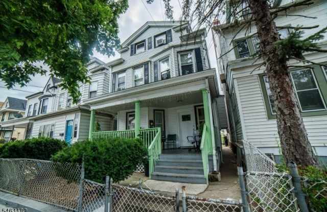 712 E 27Th St photos photos