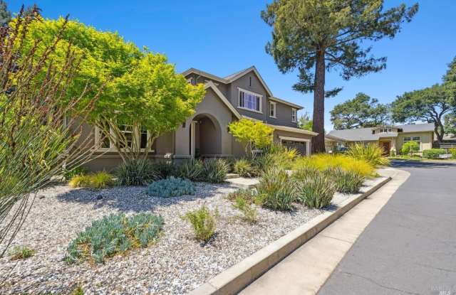 2108 W Lincoln Avenue photos photos
