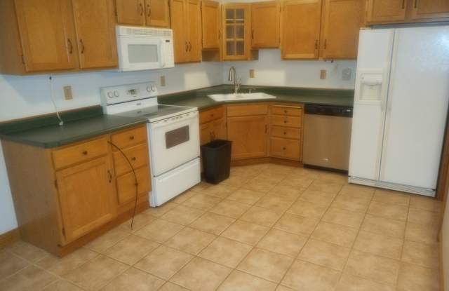 9600 Yorkshire Ln Gallery 4