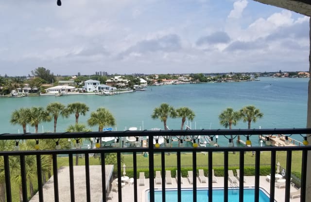 9815 Harrell Ave Apt 502 - 9815 Harrell Avenue, Treasure Island, FL 33706