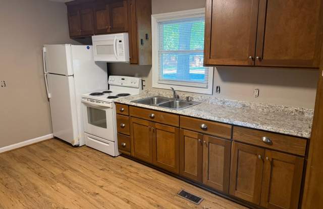 Cute 3 Bedroom House in Monroe Gallery 3